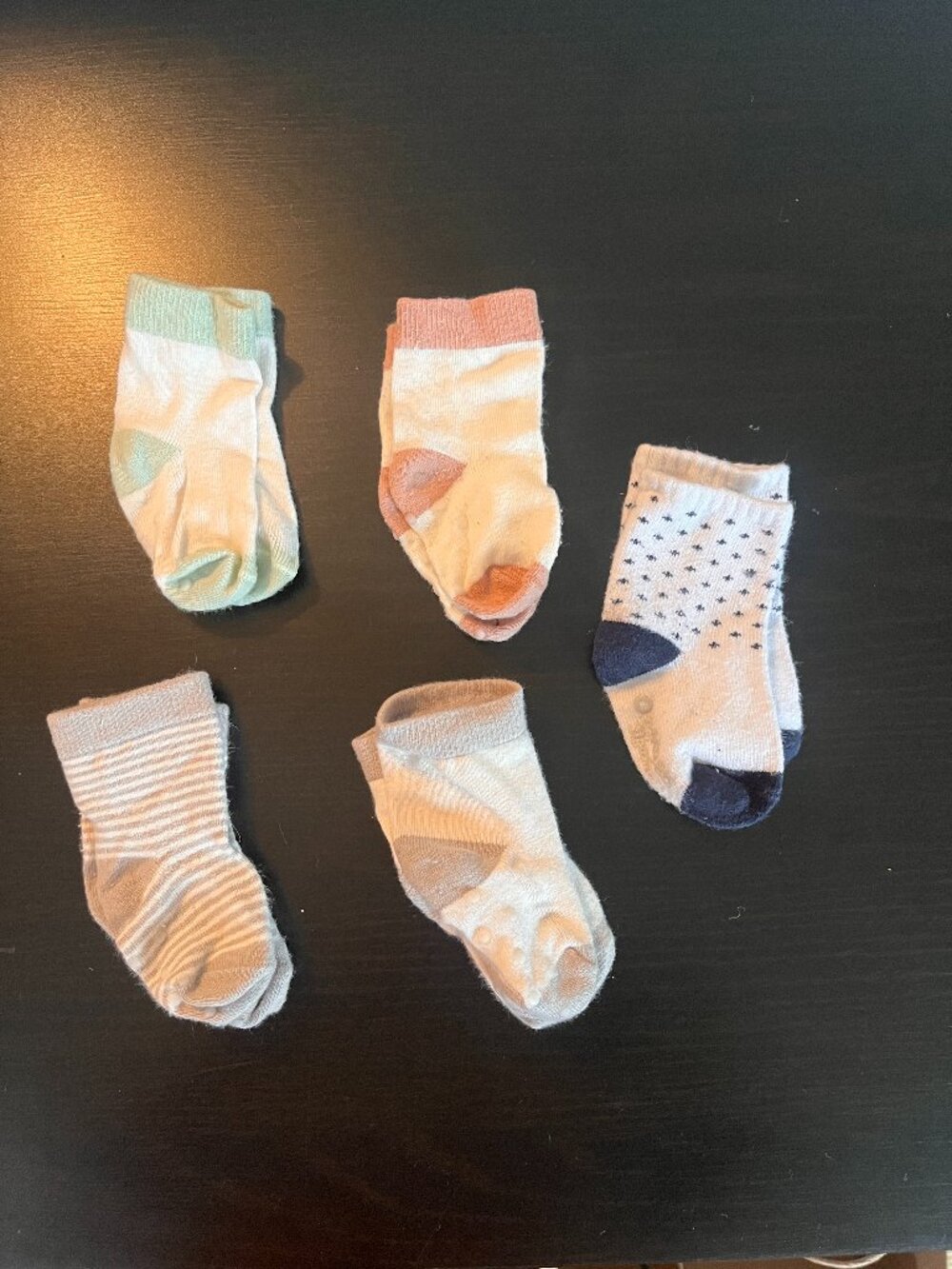 [Free in a bundle] Five pairs of baby socks, 0-3 mo various colors